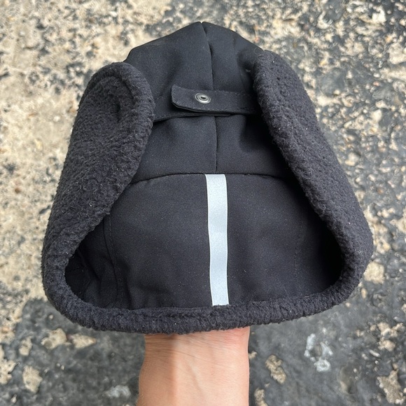 2 brand new winter hats - Picture 11 of 16